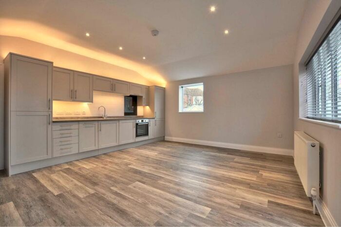 2 Bedroom Apartment To Rent In High Street, Marlow, SL7