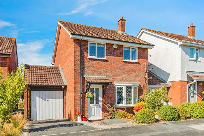 3 Bedroom Link Detached House For Sale In Fulton Close, Ipplepen, Newton Abbot, TQ12