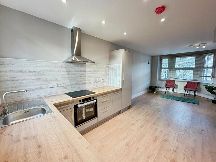 2 Bedroom Apartment To Rent In Meanley Road, London, E12