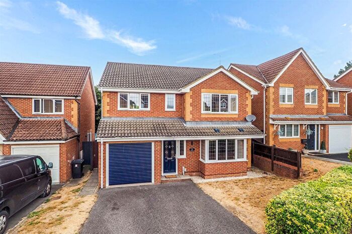 4 Bedroom Detached House For Sale In Flint Close, Andover, SP10