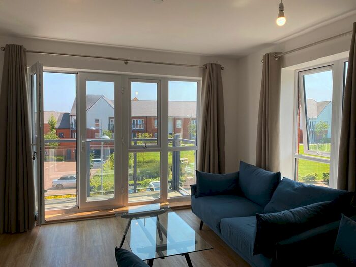 2 Bedroom Flat To Rent In Holmbush Mews, Faygate, Horsham, RH12