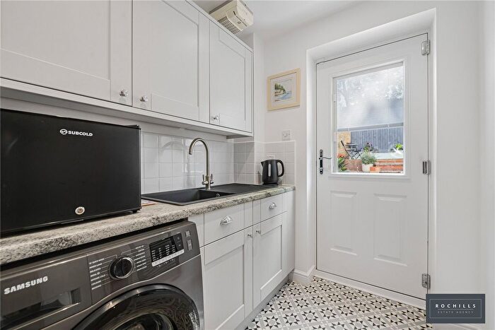 3 Bedroom End Terrace House For Sale In Lyster Mews, Cobham, Surrey, KT11