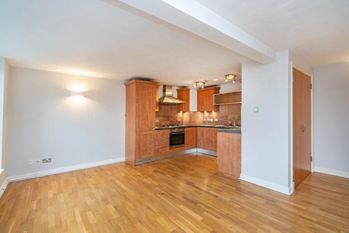 2 Bedroom Flat To Rent In Hermand Crescent, Edinburgh, EH11