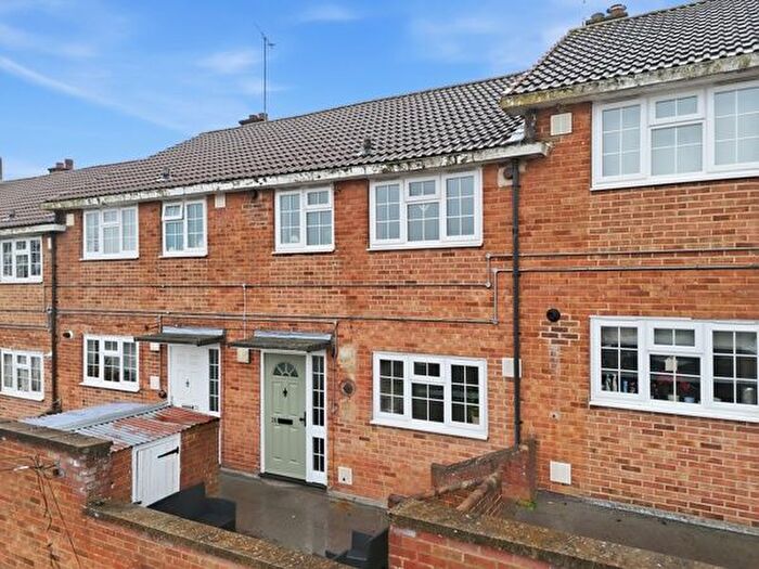 3 Bedroom Flat For Sale In Springfield Avenue, Brentwood, CM13