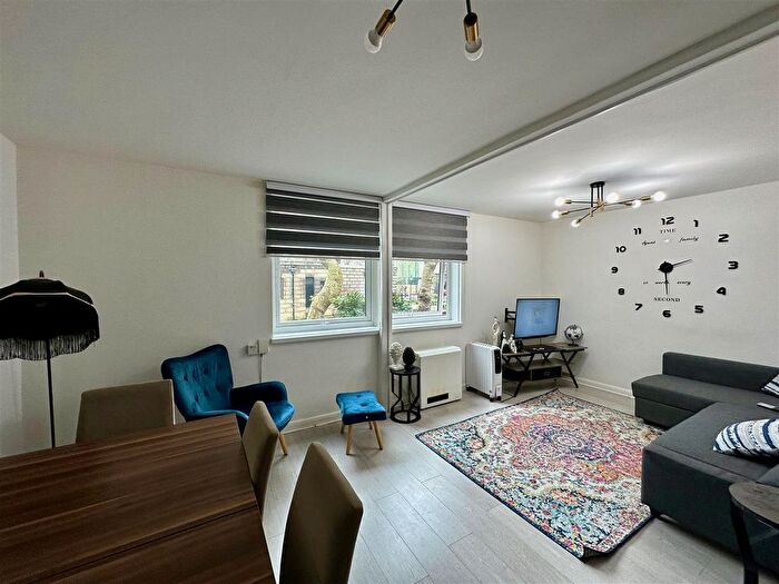 2 Bedroom Flat To Rent In New Compton Street, London, WC2H