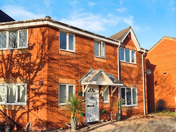 3 Bedroom Semi Detached House For Sale In Egerton Road, Birmingham, B24