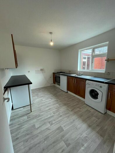 2 Bedroom Flat To Rent In Coleman Close, Leicester, LE5