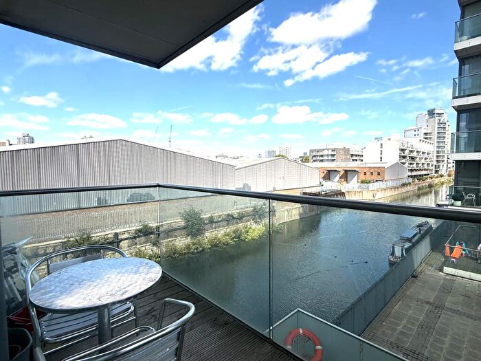 2 Bedroom Apartment For Sale In Abbott's Wharf, Stainsby Road, E14