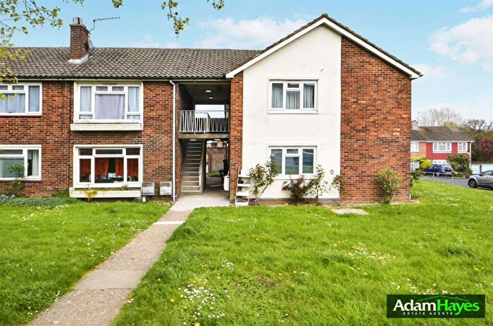 2 Bedroom Maisonette For Sale In Coppetts Road, Muswell Hill, N10