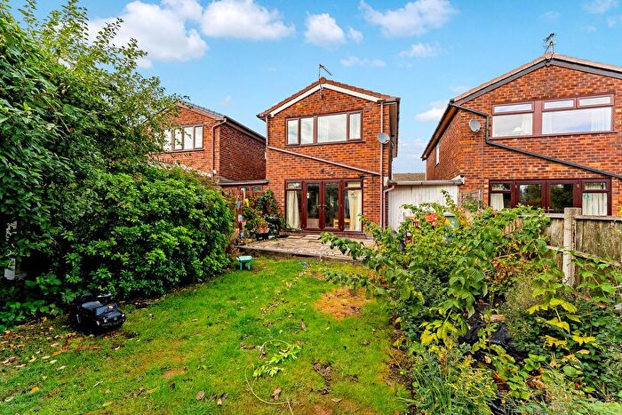 3 Bedroom Link Detached House For Sale In Belmont Road, Widnes, WA8