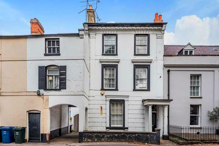 2 Bedroom Apartment To Rent In West Bar Street, Banbury, OX16