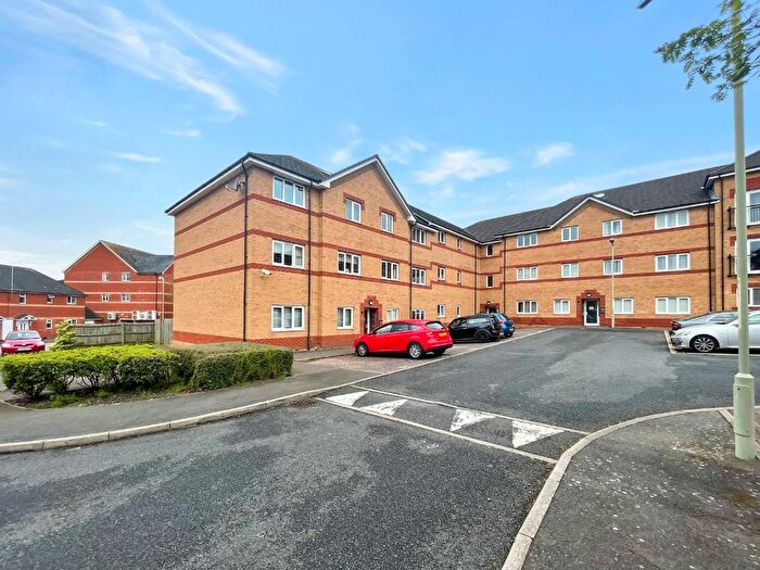 2 Bedroom Flat For Sale In Richmond Meech Drive, Kennington, TN24