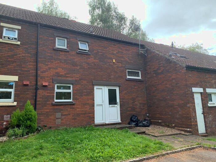 2 Bedroom Property To Rent In Newstone Crescent, Northampton, NN4