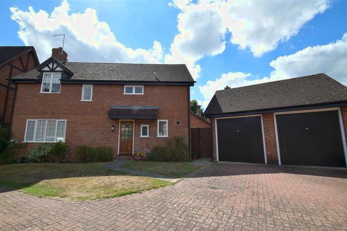 4 Bedroom Detached House To Rent In Deerings Drive, Pinner, HA5