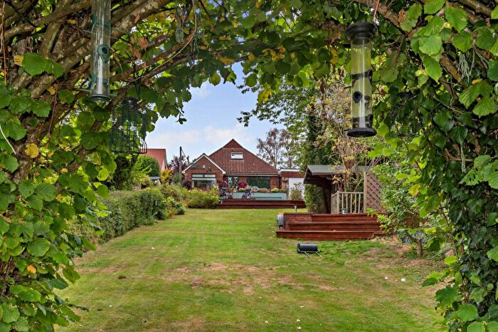 4 Bedroom Detached House For Sale In Southend Road, Bradfield Southend, Berkshire, RG7