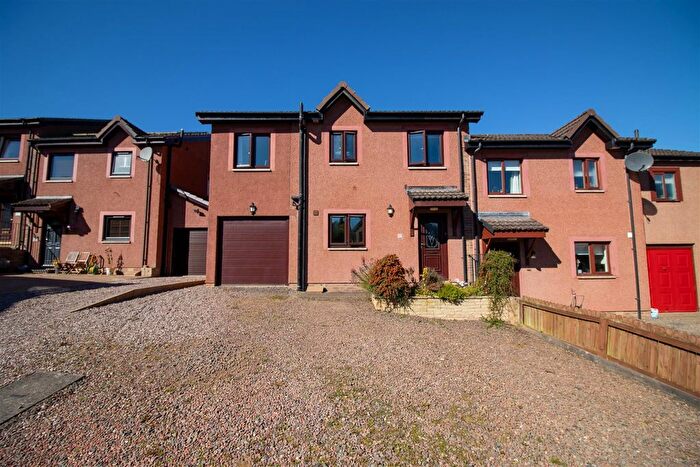 4 Bedroom Semi-Detached House For Sale In Bailleul Grove, Hawick, TD9