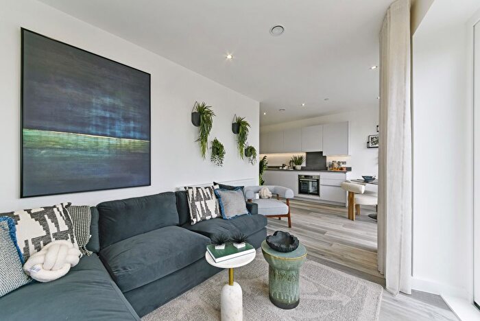 3 Bedroom Flat For Sale In Burnt Oak Broadway, Edgware, HA8