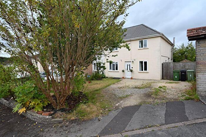 4 Bedroom Semi-Detached House To Rent In Moorsfield, Clutton, BS39