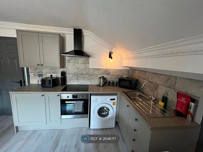 2 Bedroom Flat To Rent In Balmoral Road, Fairfield, Liverpool, L6