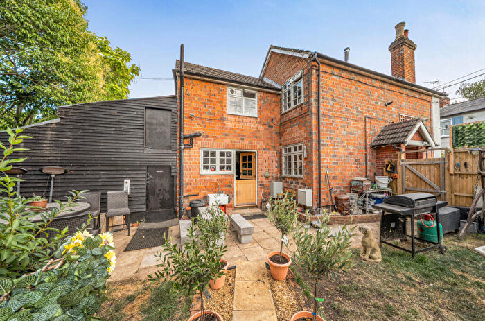 3 Bedroom Detached House For Sale In Tower Street, Alton, Hampshire, GU34