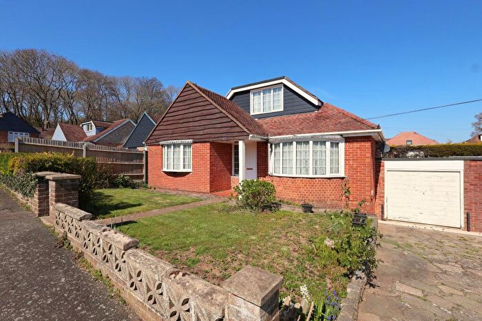 4 Bedroom Detached Bungalow For Sale In Hazelwood Avenue, Bedhampton, Havant, PO9