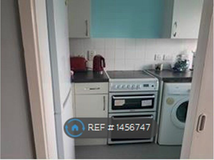 1 Bedroom Flat To Rent In Snells Park, London, N18