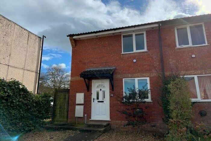 2 Bedroom Property To Rent In Pendragon Park, Glastonbury, BA6