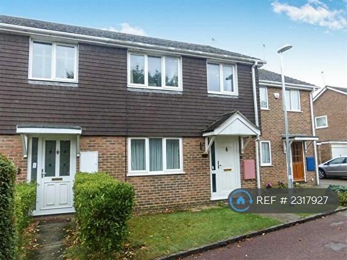 3 Bedroom Semi-Detached House To Rent In Leiston Close, Reading, RG6