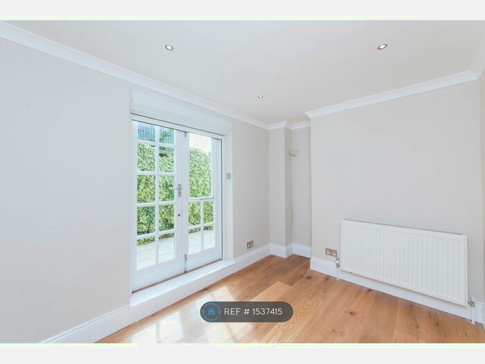 2 Bedroom Flat To Rent In Queensbridge Road, London, E2