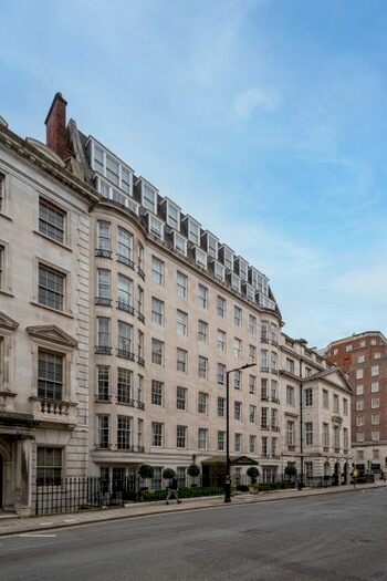 3 Bedroom Flat To Rent In Upper Grosvenor Street, London, W1K