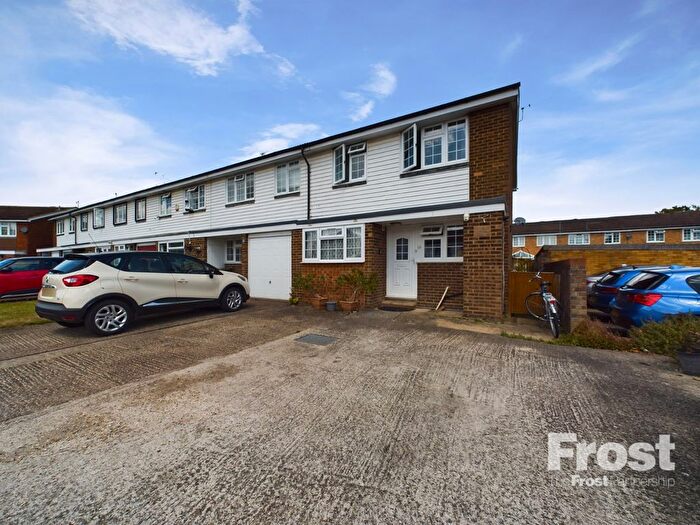 4 Bedroom End Of Terrace House To Rent In Robin Way, Staines-Upon-Thames, Surrey, TW18