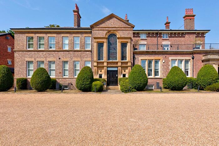 2 Bedroom Flat For Sale In Downfield Close, Liverpool, L12