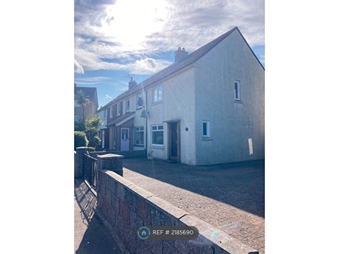 2 Bedroom End Of Terrace House To Rent In Stronsay Drive, Aberdeen, AB15
