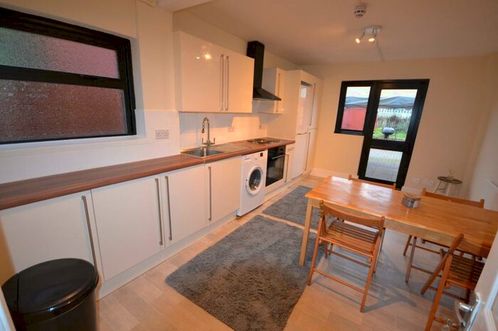 4 Bedroom House To Rent In Chapter Road, London, NW2