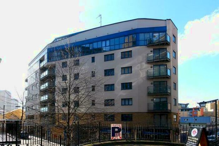 2 Bedroom Flat To Rent In Block Wharf, Cuba Street, Westferry CircusCanay Wharf, London, E14