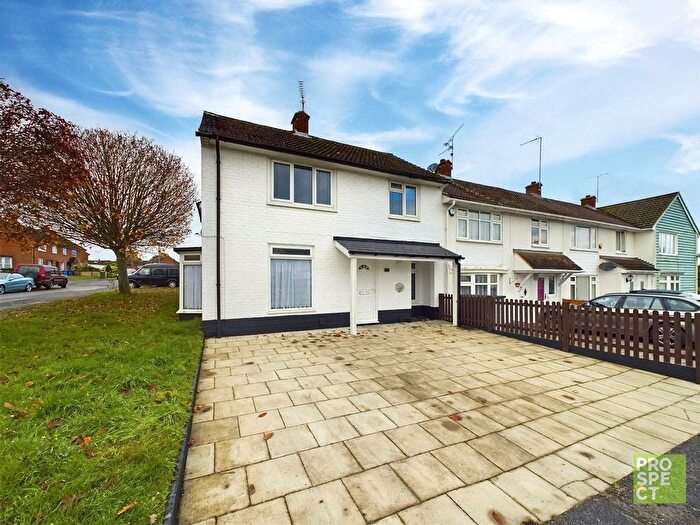 4 Bedroom End Of Terrace House To Rent In Birchetts Close, Bracknell, Berkshire, RG42