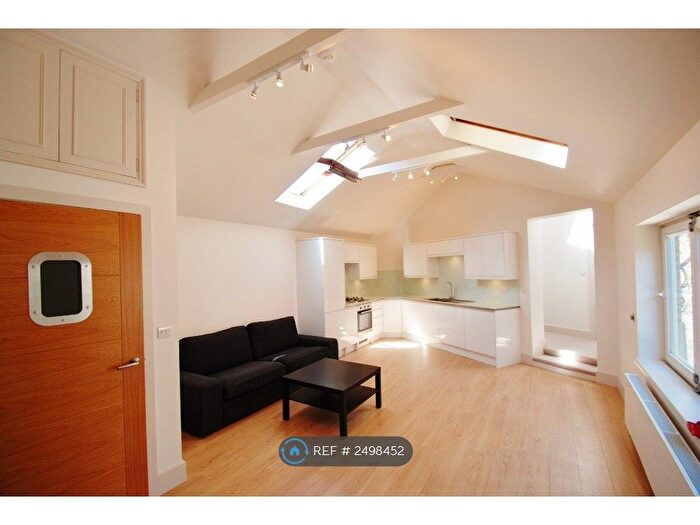 3 Bedroom Bungalow To Rent In Latchmere Road, London, SW11
