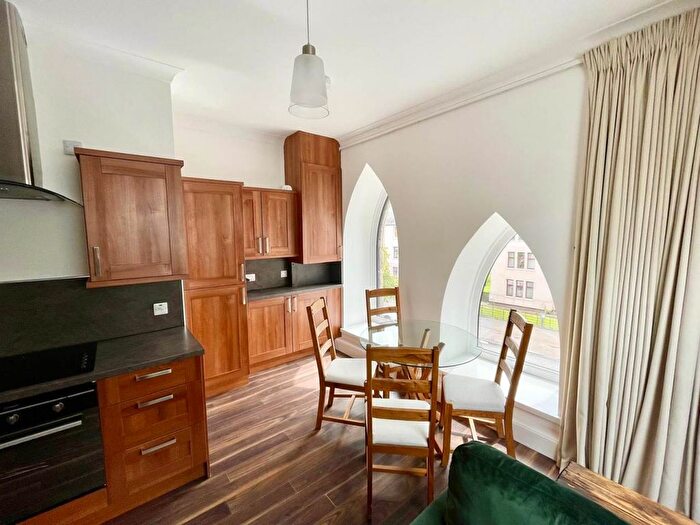 2 Bedroom Flat To Rent In Clepington Road, Dundee, DD3