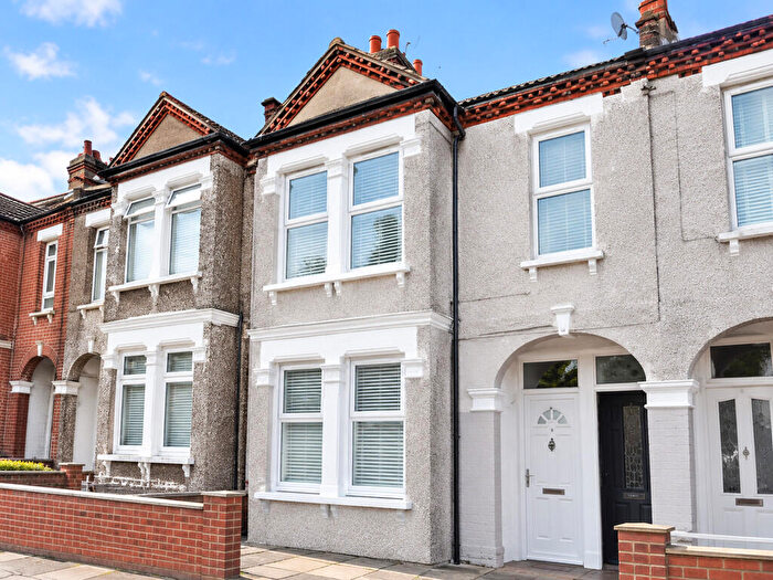 2 Bedroom Maisonette To Rent In Hythe Road, Thornton Heath, Surrey, CR7