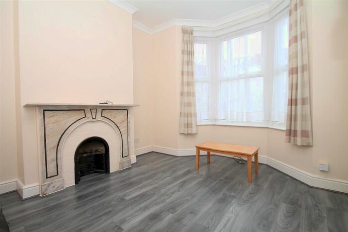 1 Bedroom Flat To Rent In Sidney Road, London, N22