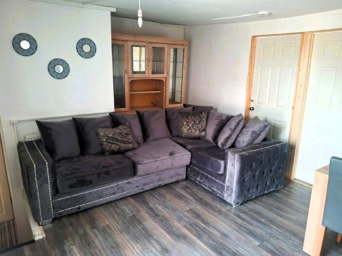 2 Bedroom Flat To Rent In Clifton Street, Cardiff, CF24
