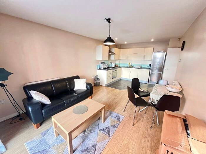 2 Bedroom Flat To Rent In Violet Road, London, E3