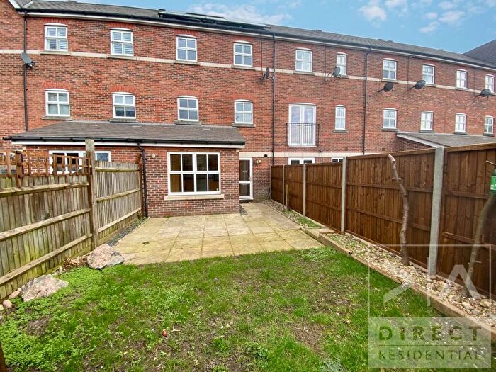 3 Bedroom Town House To Rent In Cavendish Walk, Epsom, KT19
