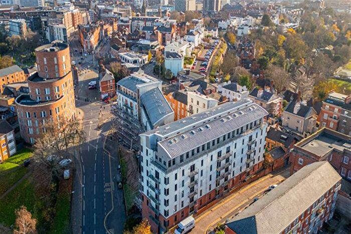 1 Bedroom Apartment To Rent In Park West, NG7