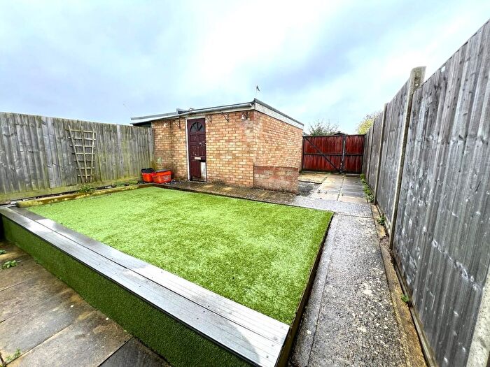 3 Bedroom End Of Terrace House For Sale In Conrad Close, Swindon, SN3