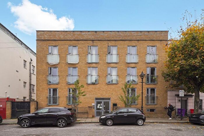 1 Bedroom Flat To Rent In Platinum Court, Cephas Avenue, Stepney Green, E1