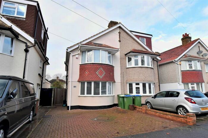 3 Bedroom Semi-Detached House To Rent In Brixham Road, Welling DA16
