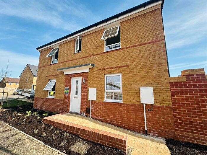 3 Bedroom End Of Terrace House To Rent In Telegram Avenue, Wimborne, BH21