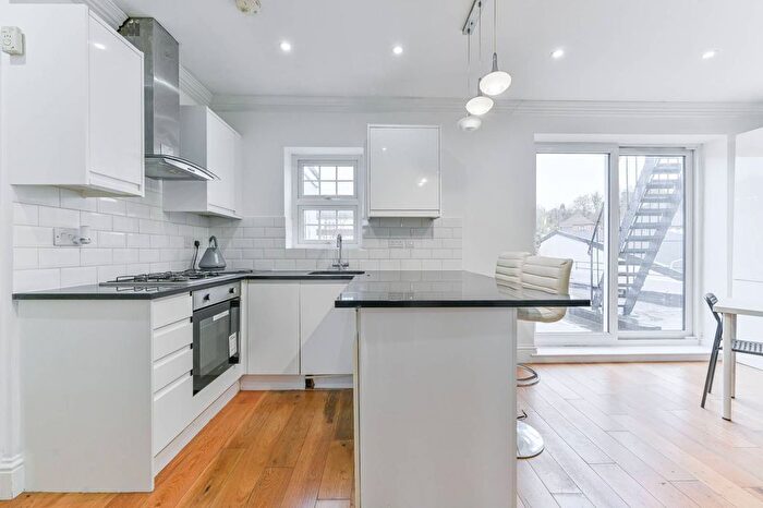 2 Bedroom Flat For Sale In Brighton Road, South Croydon, CR2