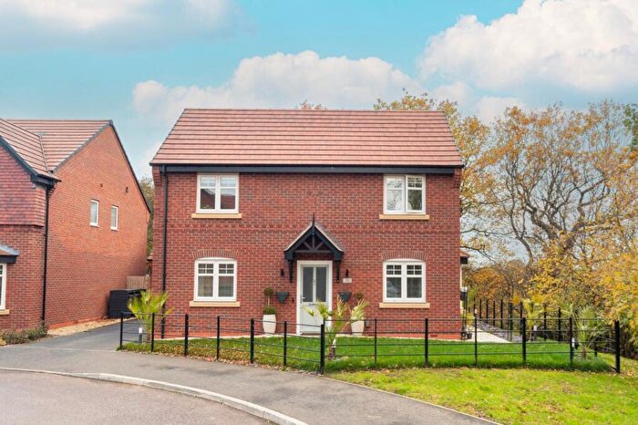 3 Bedroom Detached House For Sale In Pastures Drive, Tidbury Green, Solihull, West Midlands, B90